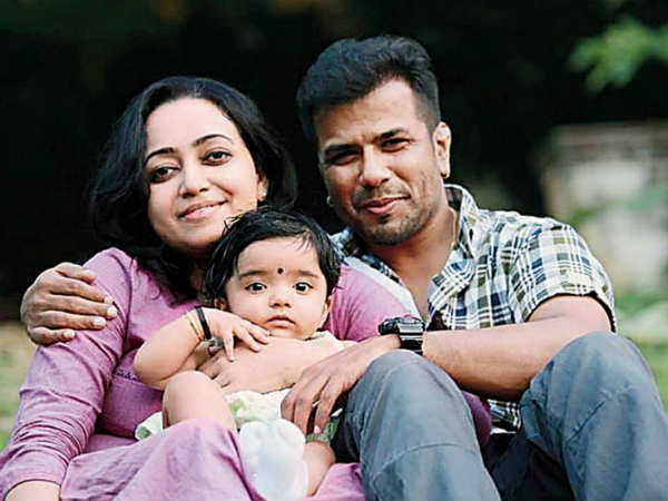  മകളും ഭർത്താവും