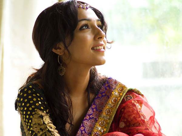 കൂടെക്കിടക്കാന് കിട്ടില്ല