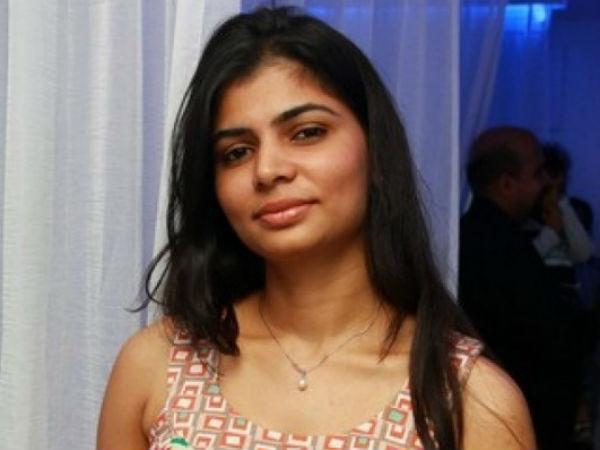   യുവതിയ്ക്ക് പിന്തുണ