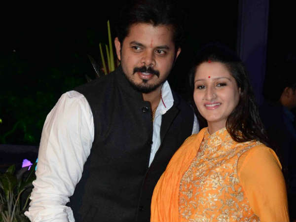 ശ്രീക്കൊപ്പം ഭാര്യയും