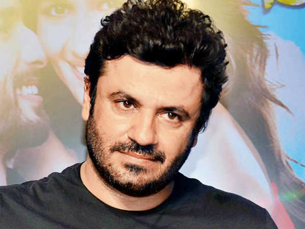 വികാസ് ബാഹല്‍