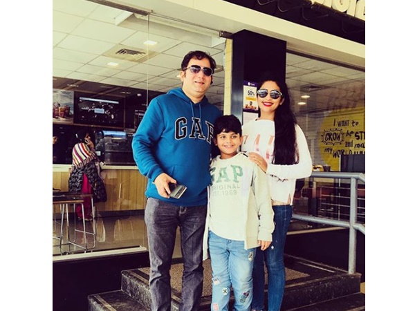  പുത്തന്‍ ബെന്‍സ് വീട്ടിലെത്തി