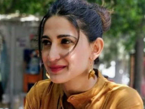  സ്പർശിച്ചില്ല