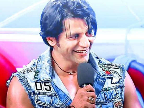 കരണിനെതിരെയുളള പരിഹാസം