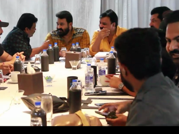  റിഹേഴ്‌സല്‍ ക്യാംപിലേക്ക്