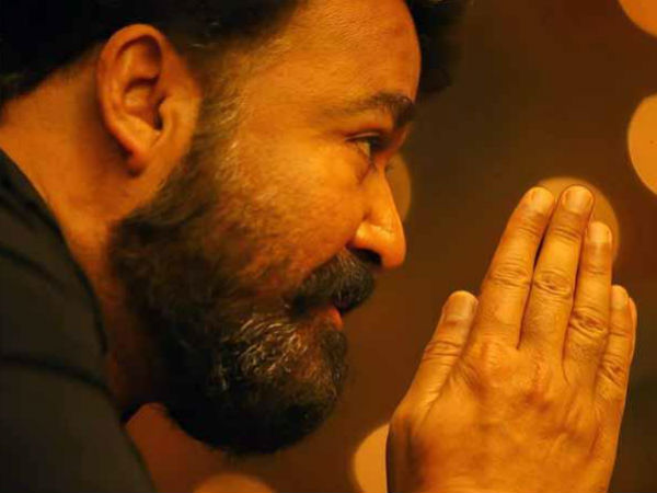 കറുത്ത വസ്ത്രമണിഞ്ഞ് ലാലേട്ടൻ