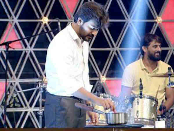 അടുത്തില്ലാത്തതിന്റെ വിഷമം