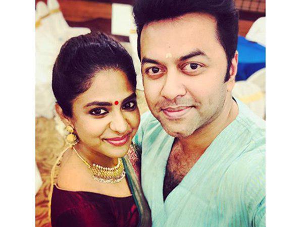 ഇന്ദ്രജിത്തിനൊപ്പം