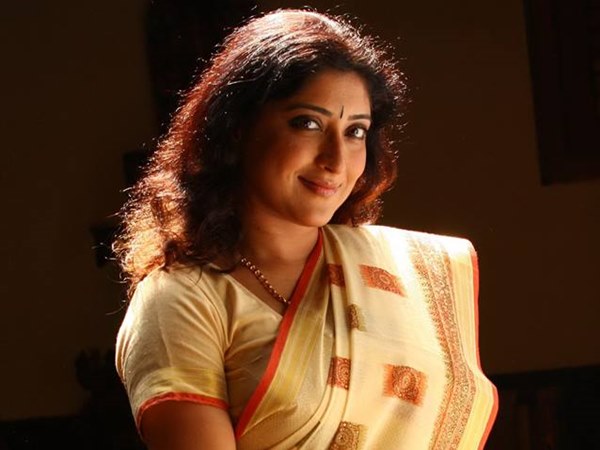 പാട്ടുകാരിയാവുമെന്ന് കരുതി