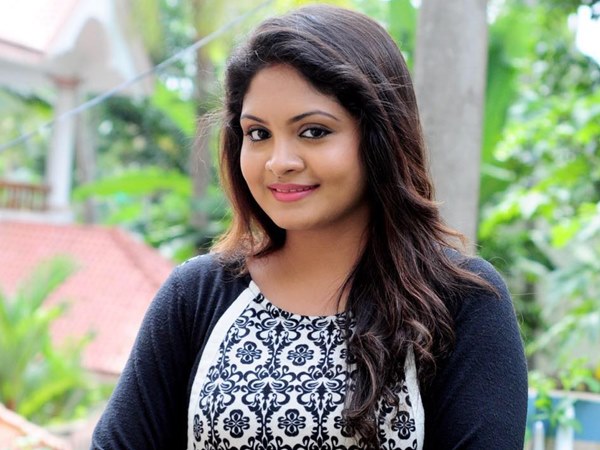 കണ്ടം വഴി ഓടി