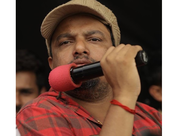 രതീഷ് അമ്പാട്ട്