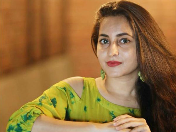 അന്യഭാഷയിലേക്ക്