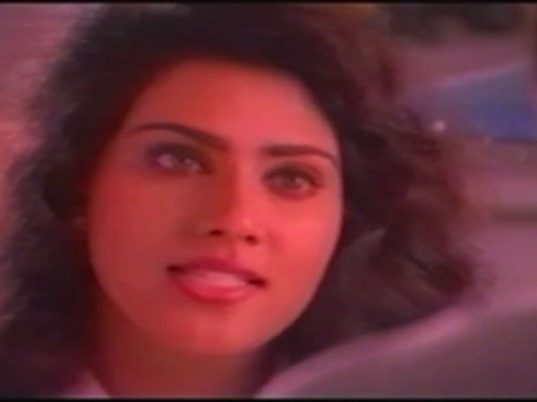 അനൂര മുഖര്‍ജി (ദ കിങ്)