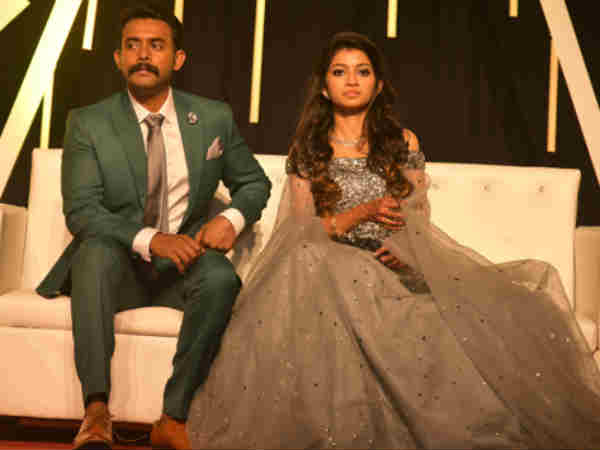 വിവാഹ വിരുന്നിലും തിളങ്ങി