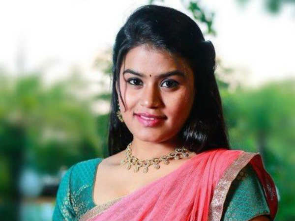 നടി സന്തോഷവതിയായിരുന്നു