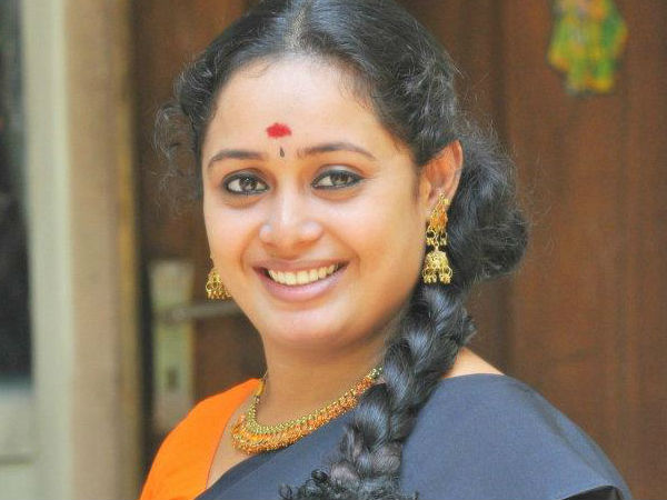 സുമി സന്തോഷ്