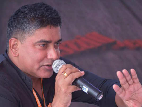 ഒടിയൻ ഒരു സാധാരണ മനുഷ്യൻ