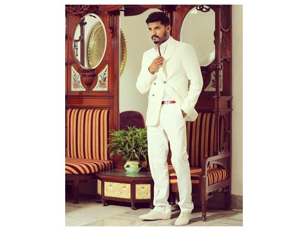  വിജയ്ക്ക് പ്രായം കൂടുതലാണ്