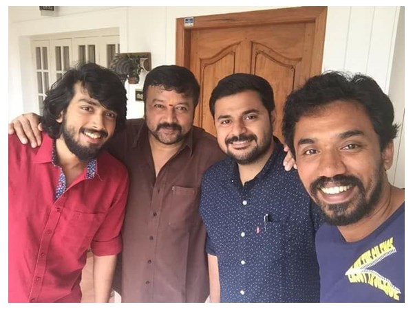 ബാലതാരമായി അഭിനയിച്ചിട്ടുണ്ട്