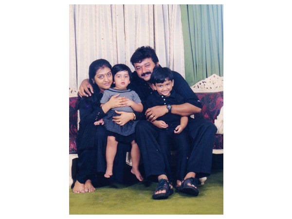 അപ്പനും മോനുമൊപ്പം