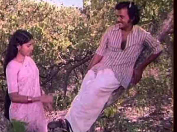 ഒരു വട്ടം കൂടിയാ വിദ്യാലയത്തിരുമുറ്റത്തെത്തുവാന്‍ മോഹം.