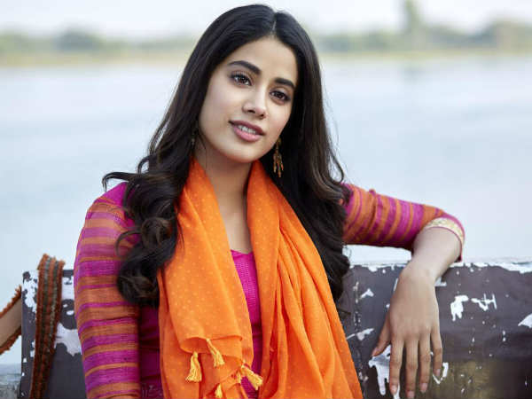 ഇടയിൽ കയറിയത് മനേജർ