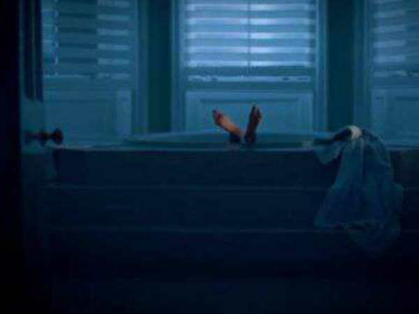 ബാത് ടബ്ബിലെ കാലുകൾ