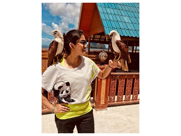 വിനീതും ജോമോളും