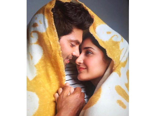 ആര്യ പ്രണയത്തിലാണ്