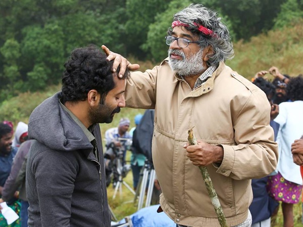 സുഡാനിയും കാര്‍ബണും തിളങ്ങി