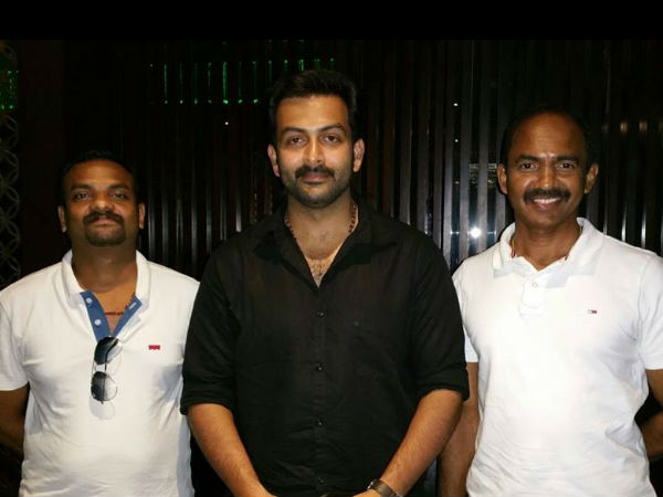 അവനങ്ങനെ വളരേണ്ട