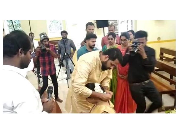 ചിത്രങ്ങള്‍ വൈറലാവുന്നു