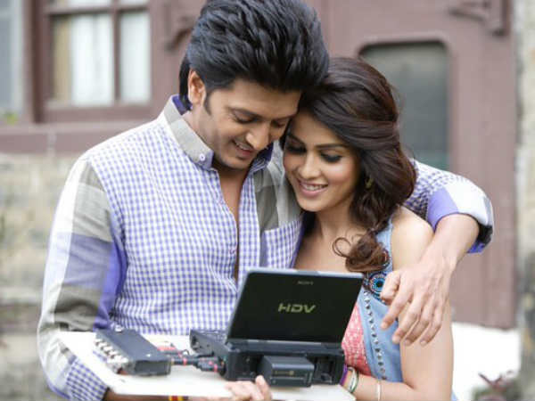    കൈയ്യടിച്ച് താരങ്ങൾ