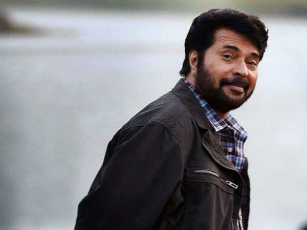 ചേറു നിറഞ്ഞ വസ്ത്രത്തിൽ അദ്ദേഹം