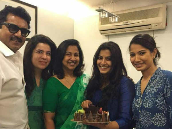  താര കുടുംബം