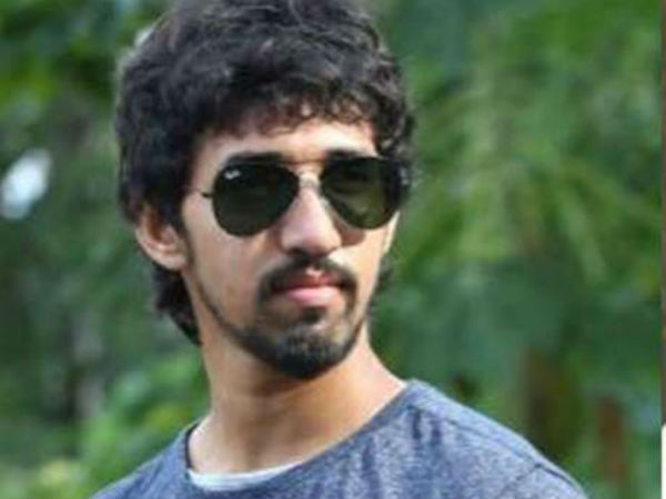  ആൽവി ജോൺ തന്റെ സുഹൃത്ത്