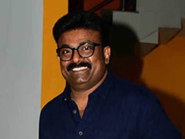  കിടിലൻ ലുക്കിൽ  കലാഭവൻ  ഷജോൺ