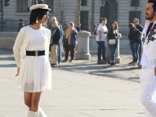 ബോളിവുഡിലേക്ക്