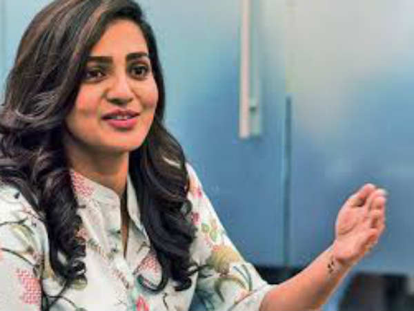 ഉയരെ പോലെ ഉയർന്ന് വന്ന്  പാർവതി