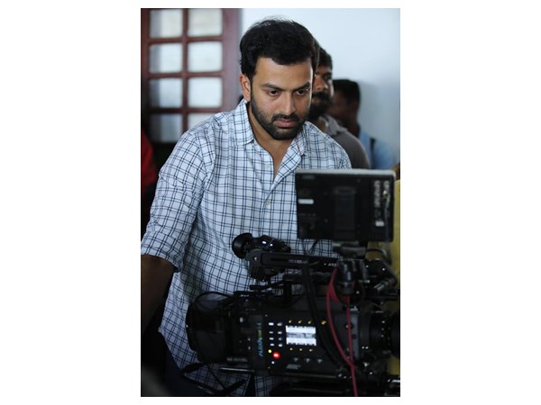 തിയേറ്റര്‍ എക്‌സ്പീരിയന്‍സ്