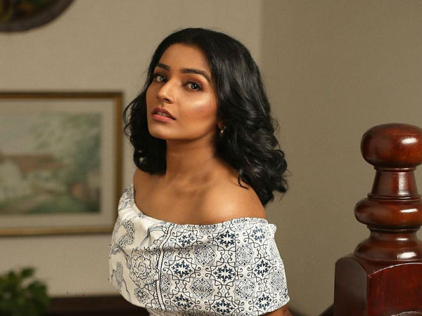 തെളിവിതാ