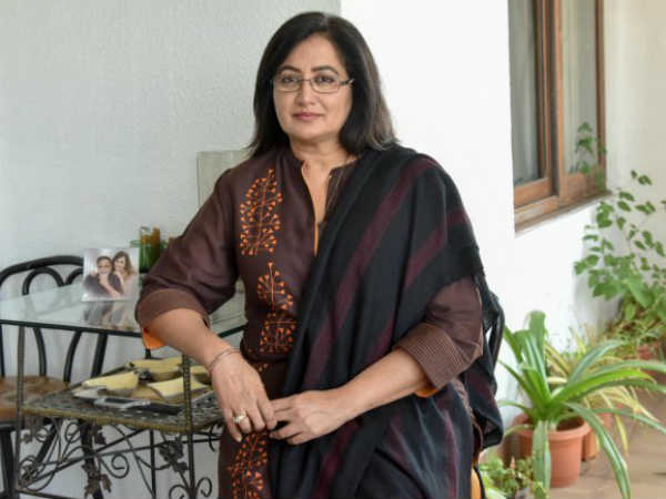  സുമലതയെ ബലമായി കൊണ്ടു പോകുന്നതിനിടെ സംഭവം