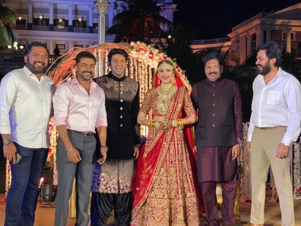 ചിത്രങ്ങളും വീഡിയോയും വൈറലായി