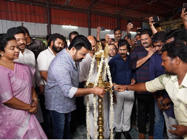 രാധികയുടെ ട്വീറ്റ്