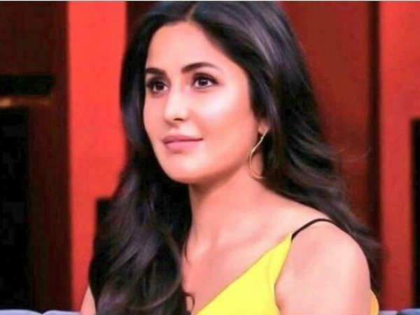 അയാള്‍ അവിടെ തന്നെ നില്‍പ്പുണ്ടായിരുന്നു