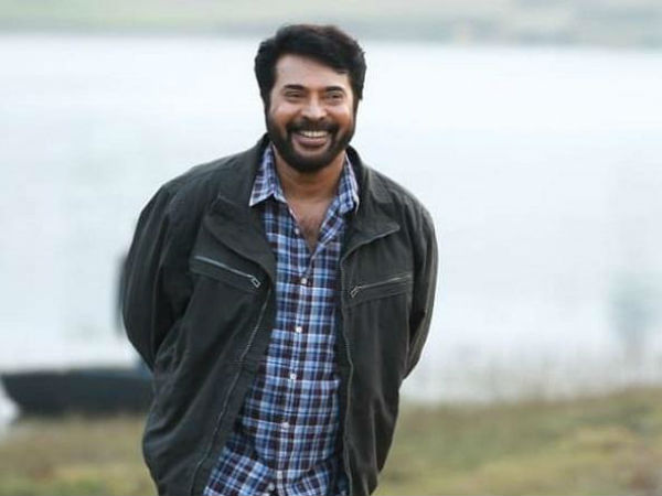  ഭാര്യയ്ക്കൊപ്പം വോട്ട് ചെയ്യാൻ എത്തി മമ്മൂക്ക