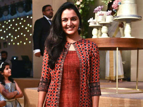 ഫാഷന്‍ വീക്കില്‍ തിളങ്ങി