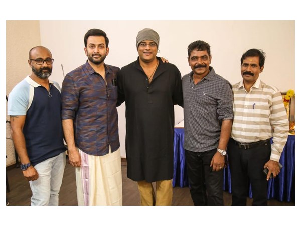 സന്തോഷം പങ്കുവെച്ച് മാര്‍സ്