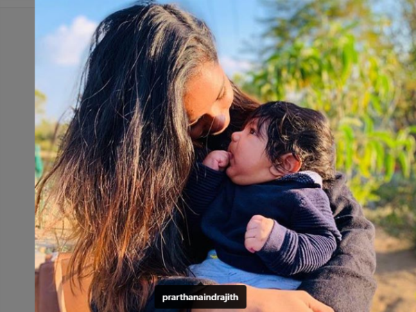 ചേച്ചിമാര്‍ക്കൊപ്പം