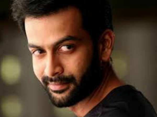    ആശംസകൾ നേർന്ന് ലൂസിഫർ ടീം